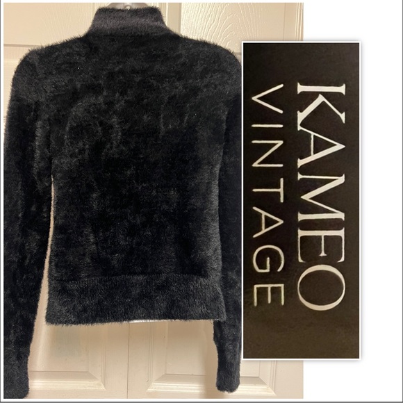 KAMEO Vintage Black Fuzzy Cropped Zip Jacket - Picture 2 of 10